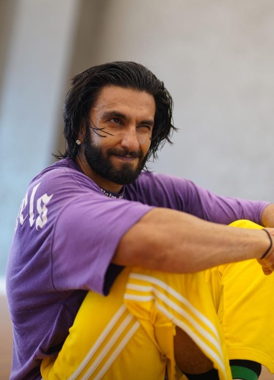 Ranveer Singh makes a STRONG case for purple & yellow in latest funky look