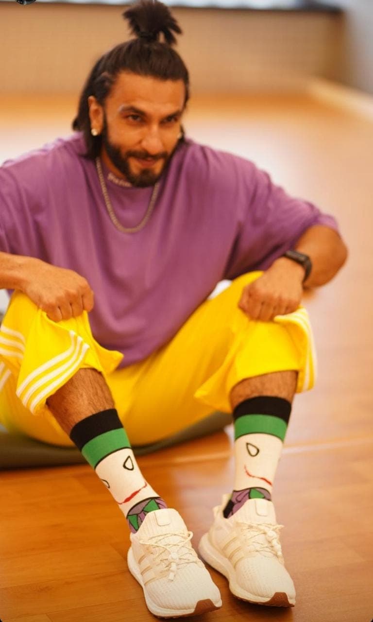 Ranveer Singh makes a STRONG case for purple & yellow in latest funky look
