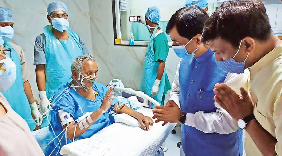 भाजपमधून काढल्यानंतर कल्याण सिंह यांनी राष्ट्रीय क्रांती दल नावाने स्वतःचा पक्ष स्थापन केला आणि २००२ ची विधानसभा निवडणूक लढवली. या निवडणुकीत त्यांनी भाजपविरोधात जोरदार प्रचार केला आणि त्यांच्या पक्षाने चार जागा मिळवत ७० पेक्षा जास्त जागांवर भाजपाला नुकसान पोहोचवलं. २००३मध्ये ते समाजवादी पक्षासोबत सत्तेत सहभागी झाले. मात्र, त्यांची सपासोबतची मैत्री जास्त काळ टिकली नाही आणि जवळपास पाच वर्षांनी २००४ मध्ये ते पुन्ह भाजपवासी झाले.