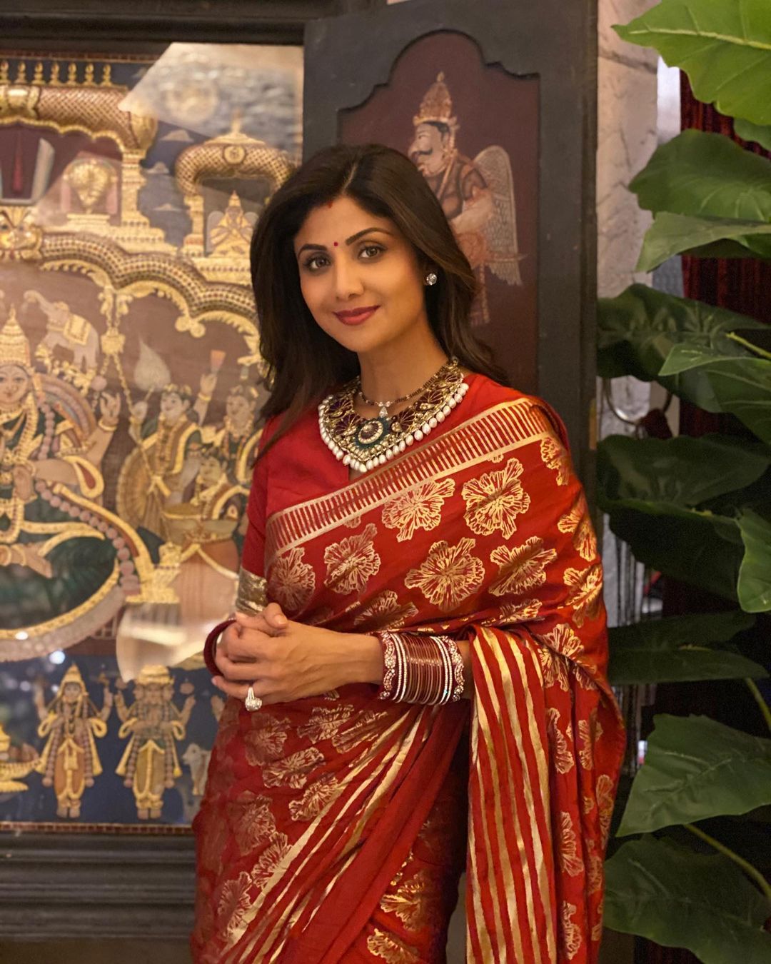 Bollywood Actress Mangalsutra Design Photos
