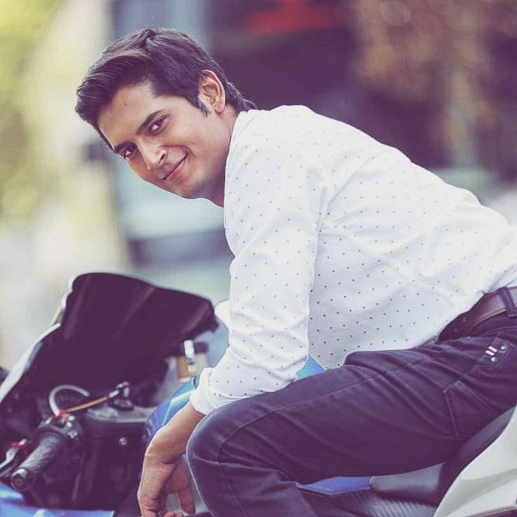Shalva Kinjawadekar Shreya Daflapurkar Romantic Photos
