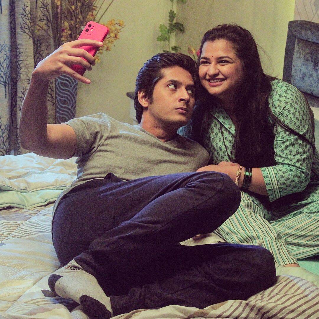 Shalva Kinjawadekar Shreya Daflapurkar Romantic Photos