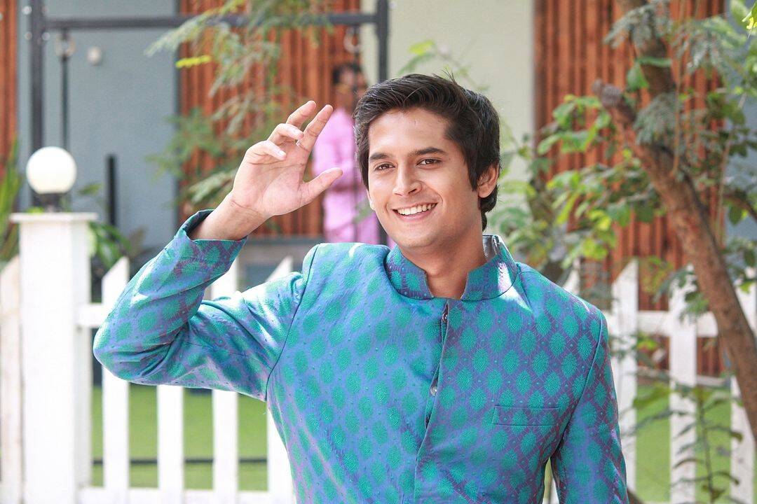 Shalva Kinjawadekar Shreya Daflapurkar Romantic Photos