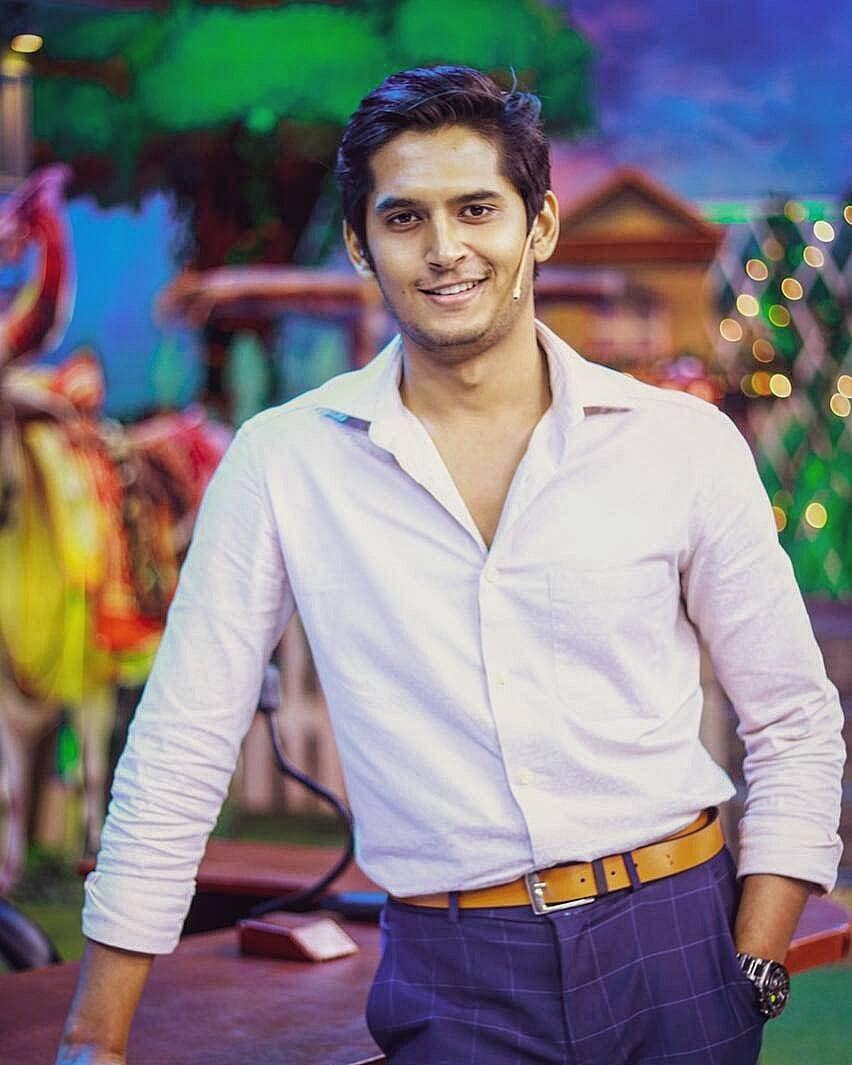 Shalva Kinjawadekar Shreya Daflapurkar Romantic Photos