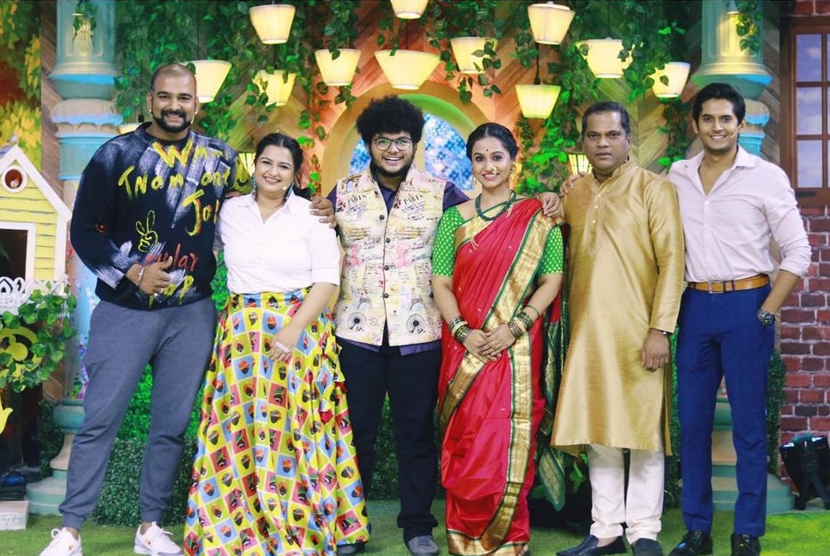 Shalva Kinjawadekar Shreya Daflapurkar Romantic Photos