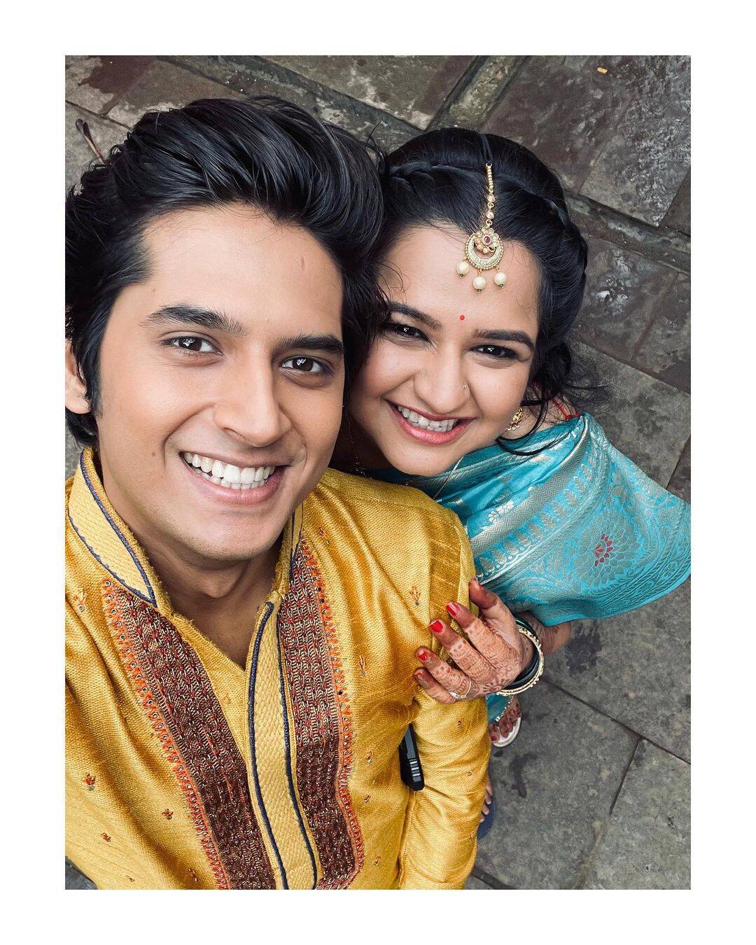 Shalva Kinjawadekar Shreya Daflapurkar Romantic Photos