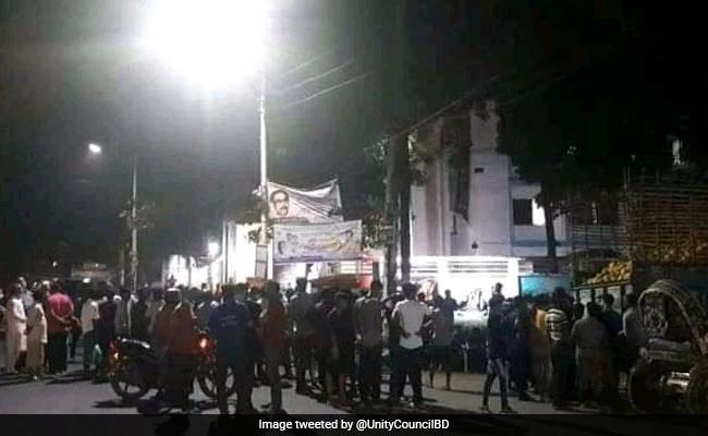 बांगलादेशात दुर्गा पूजेदरम्यान हिंदू मंदिरांवर हल्ले, चार जण ठार