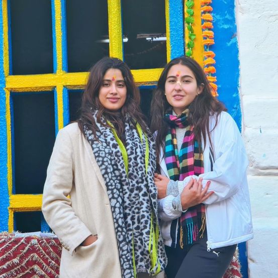 Janhvi Kapoor Sara Ali Khan Kedarnath Temple Photos