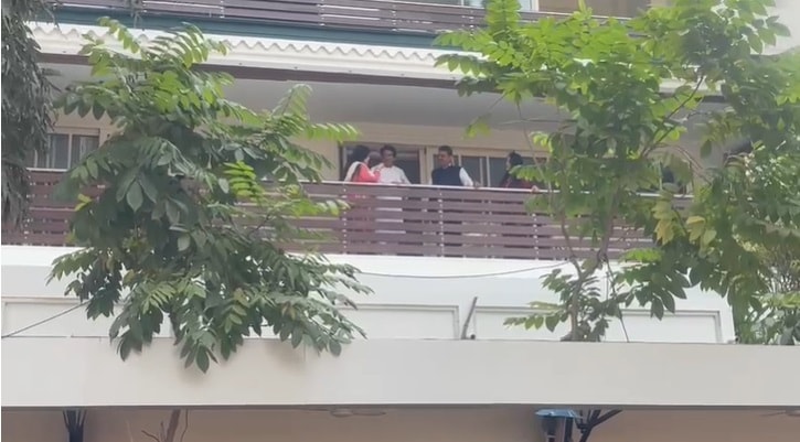 Inside Photos Raj Thackeray Devendra fadnavis meeting at his new home shivtirtha