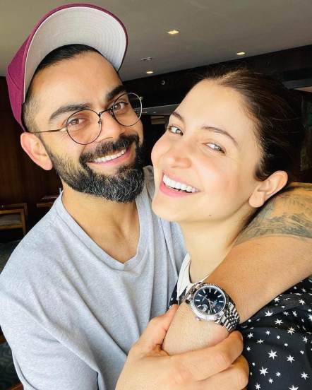 Virat Kohli Anushka Sharma Love Story Romantic Photos