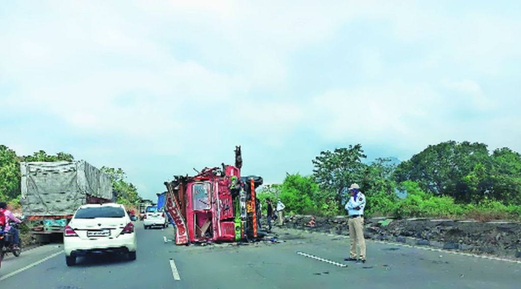 अपघातांना महामार्ग प्राधिकरण जबाबदार?