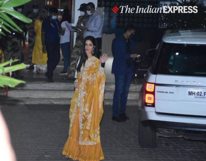 Katrina Kaif Vicky Kaushal Wedding Airport Rajasthan