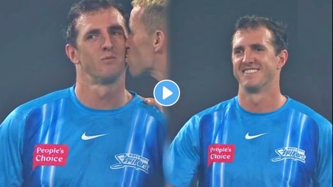 bbl 2021 peter siddle kisses adelaide strikers teammate daniel worrall watch video