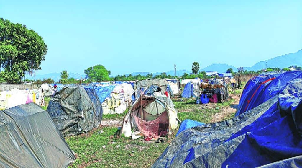 स्थलांतर रोखण्याचे प्रशासनाचे दावे फोल