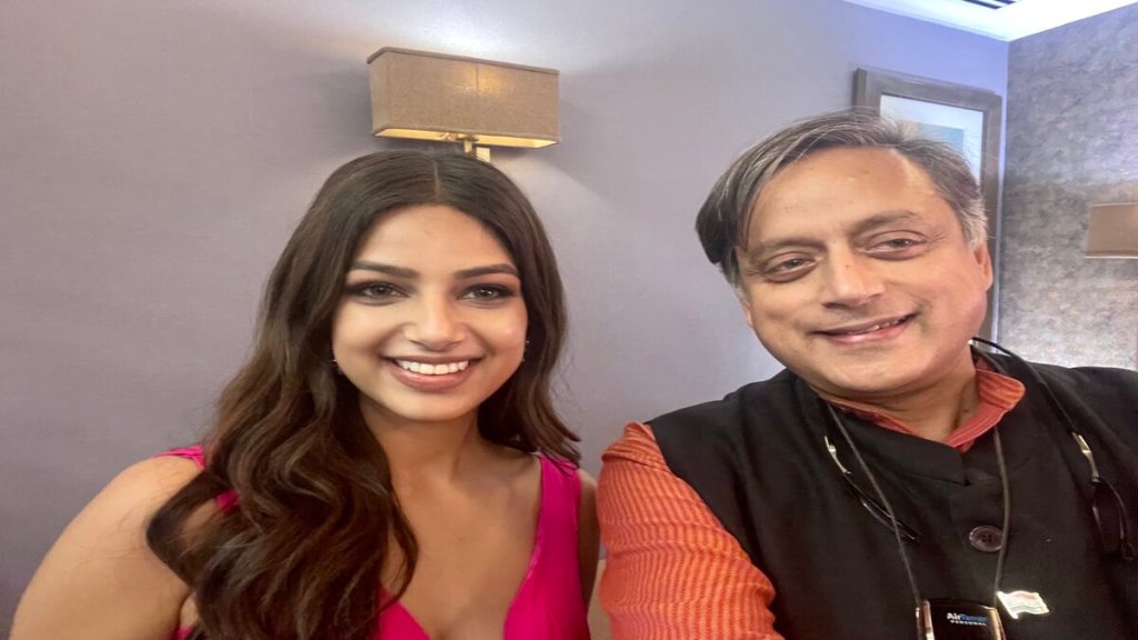 shashi tharoor with harnaaz