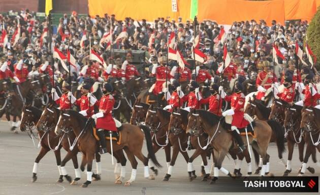 यंदाच्या समारंभात अबाईड विथ मी ऐवजी ये मेरे वतन के लोगो या लोकप्रिय गाण्याची धून वाजवण्यात आली.