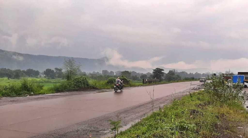 रायगड जिल्‍ह्यातील रस्त्यांची दुरवस्‍था, कोर्ट कमिशनकडून मुंबई-गोवा महामार्गाची पहाणी