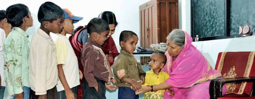 Mother of orphans Sindhutai Sapkal