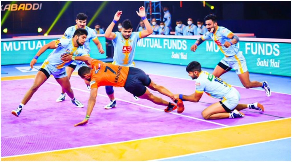 Pro Kabaddi League 2021 : यू मुंबा आणि यूपी योद्धा यांच्यातील अटीतटीची लढत अखेर अनिर्णित