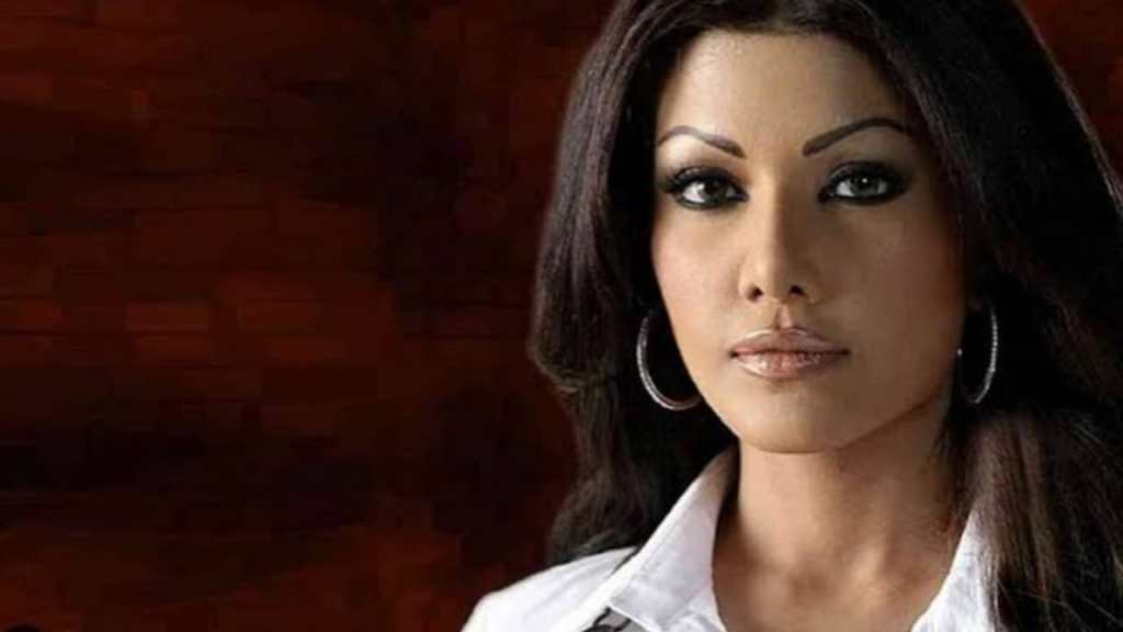 Koena Mitra, Koena Mitra tortured by boy friend,