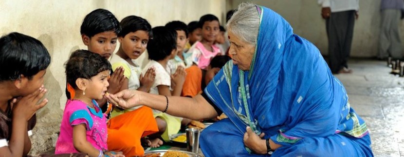 sindhutai sapkal sculpture