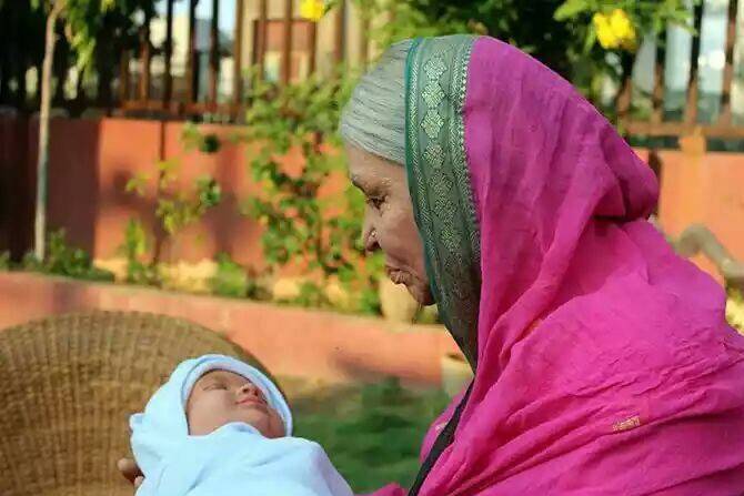 sindhutai sapkal sculpture