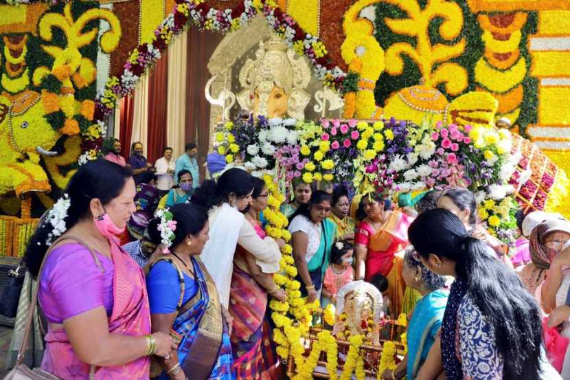 महिलांसोबत मंदिरात लहान्यांनीही हजेरी लावली होती. (सर्व फोटो : पवन खेंगरे, इंडियन एक्स्प्रेस)