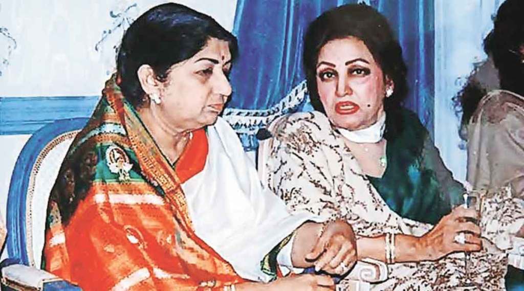 Lata Mangeshkar : संगीताहून मोठा बनलेला आवाज