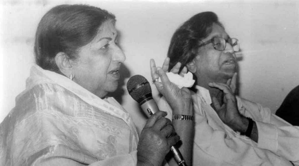 Lata Mangeshkar : एक मुलगी गाते..