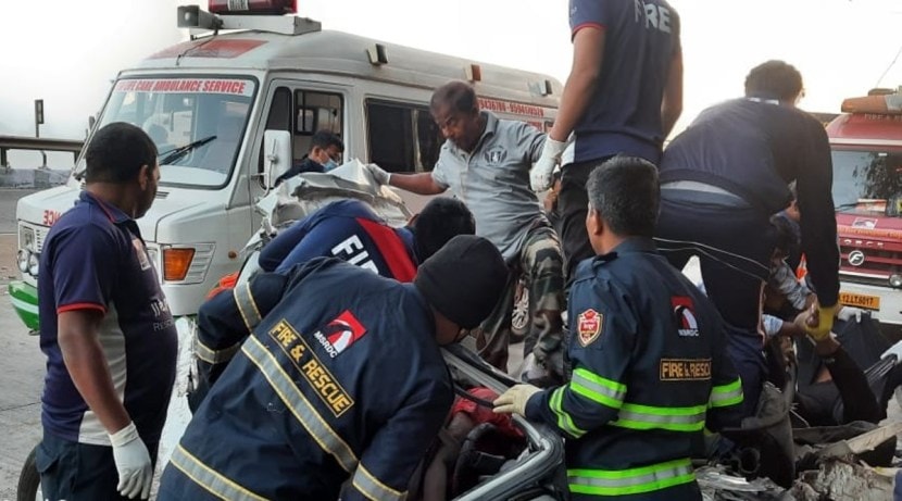 mumbai pune expressway 4 died in car accident