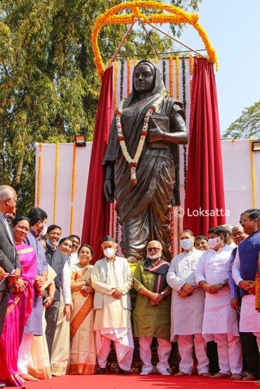 हा पुतळा १२०० किलो ब्राँझ धातूपासून बनलेला असून याची उंची बारा फूट आहे.