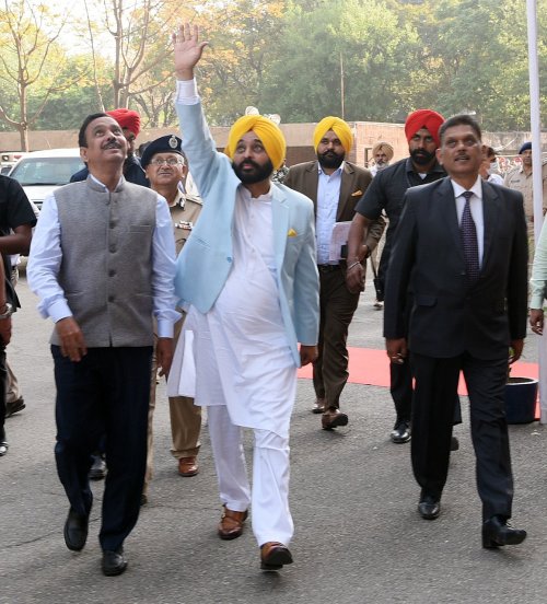 Punjab CM Bhagwant Mann swearing in ceremony Photos