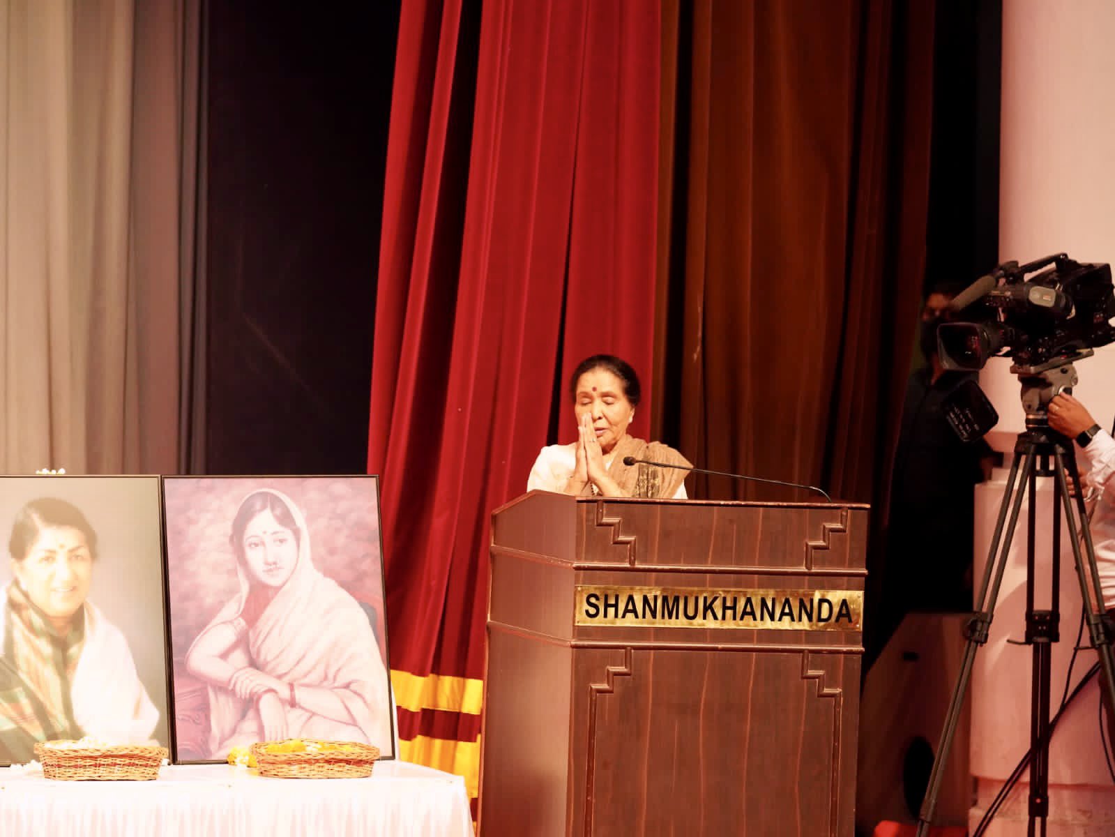 glimpses from 1st Lata Deenanath Mangeshkar Award ceremony programme in Mumbai