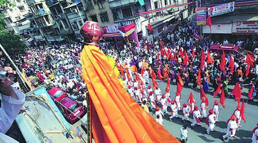 दोन वर्षांनंतर प्रथमच कोणताही सण निर्बंधाशिवाय साजरा करता येणार आहे. गुढीपाडव्यापासून राज्य निर्बंधमुक्त होत असल्याने या नववर्षदिनी काढण्यात येणाऱ्या स्वागतयात्रांवर कोणतीही बंधने नसतील.