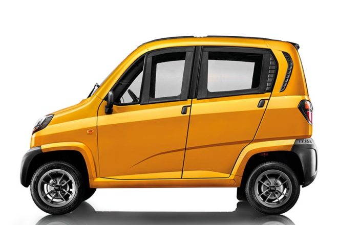 Cheapest Cars Of India: पेट्रोल आणि सीएनजी प्रकारांमध्ये उपलब्ध, बजाज कुटेची इंधन कार्यक्षमता चांगली आहे. त्याची किंमत जवळपास २ लाख ४८ हजार रुपये आहे. या बग्गीचे मायलेज ३५kmpl आहे.