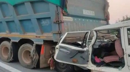 Five from Maharashtra Pune killed in road accident on Yamuna Expressway