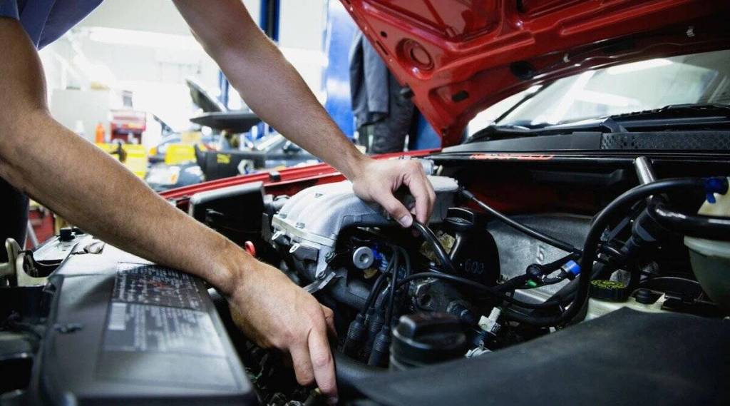 Car-Engine-Care-Tips-and-Tricks