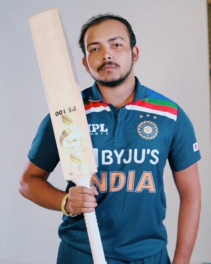 Cricketer prithvi shaw roumered gf