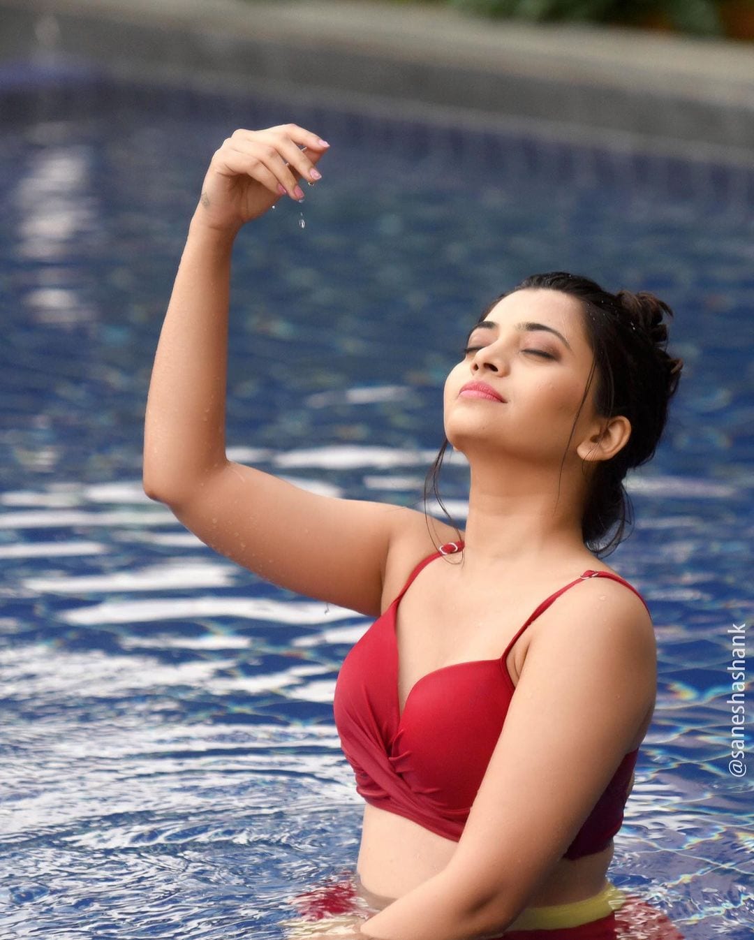 Marathi actress ruchira jadhav bold photoshoot bikini photos 