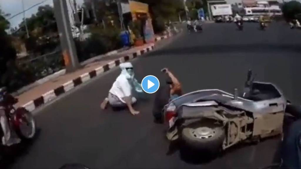 Scooty-Accident-Viral-Video