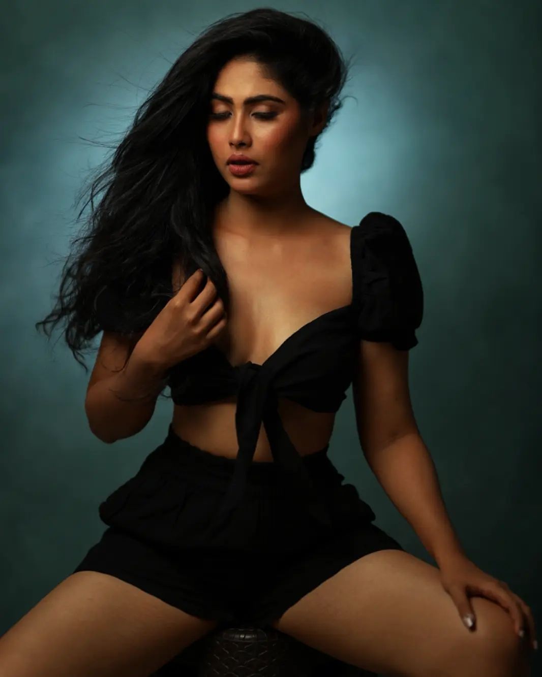 Tuzya Ishqacha Nadkhula Fame actress bold photoshoot