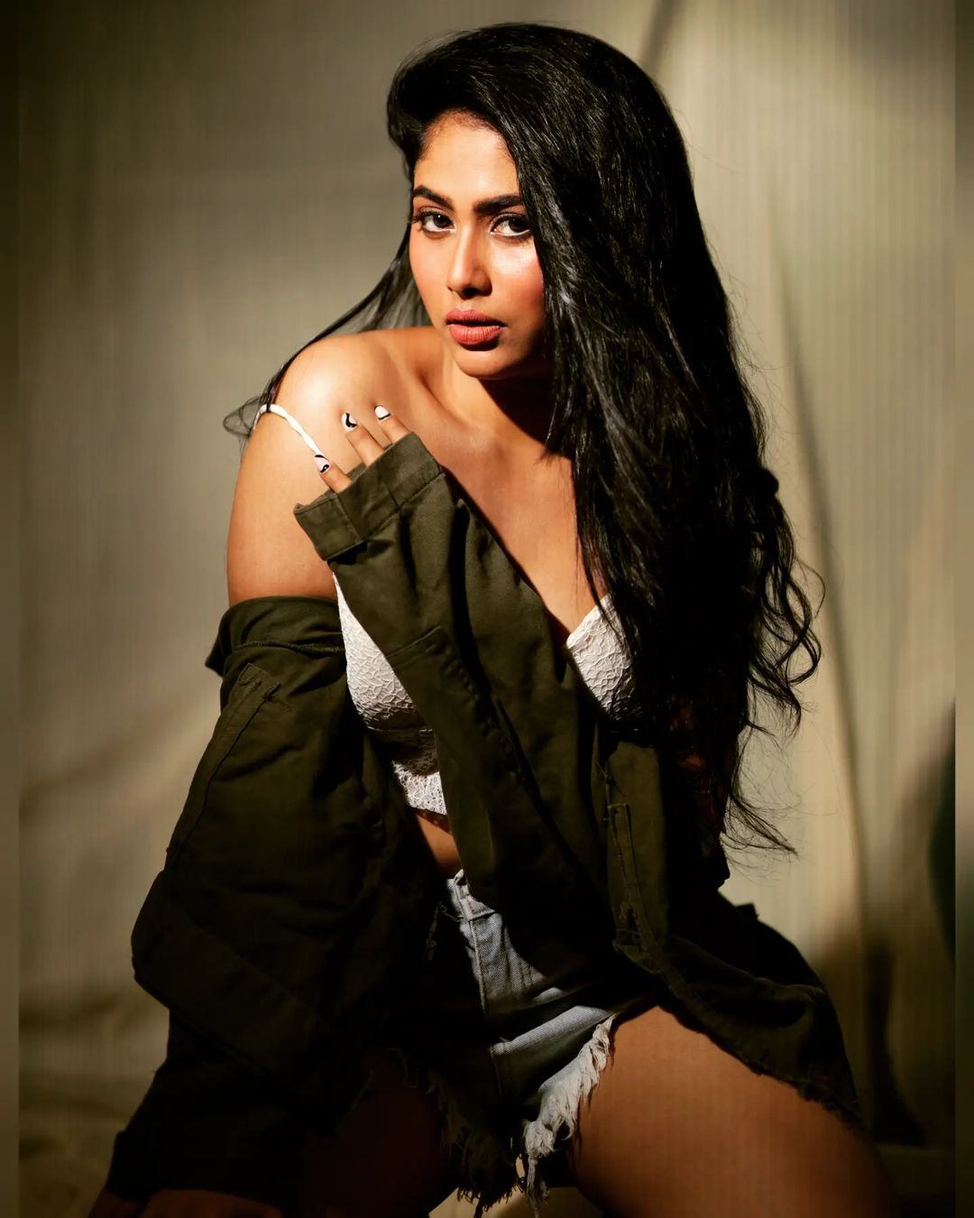 Tuzya Ishqacha Nadkhula Fame actress bold photoshoot