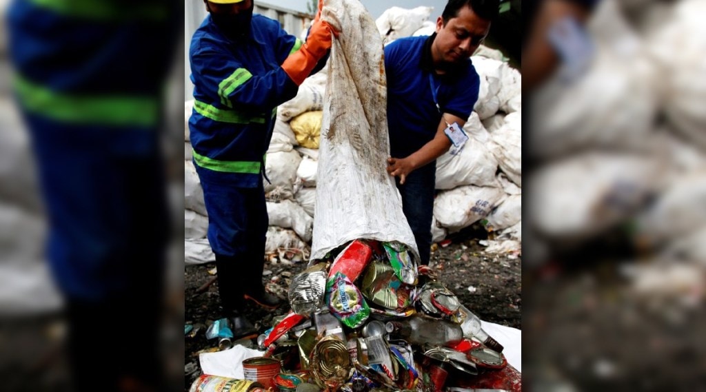 34 tons of garbage found on mount Everest