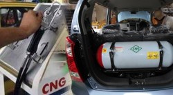 CNG Vs Petrol : सीएनजी कार पेट्रोल कारपेक्षा जास्त फायदेशीर कशा? जाणून घ्या फायदे
