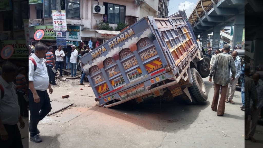 dombivli road damage