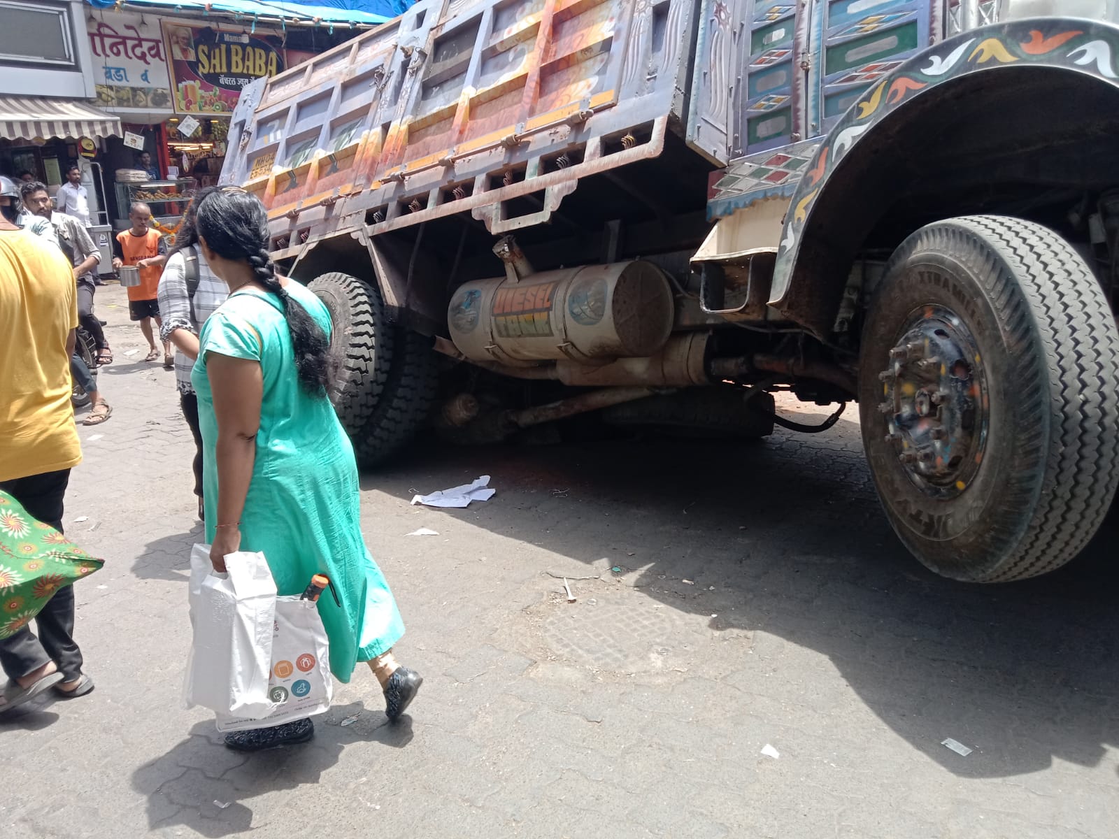 dombivli truck accident road road damage