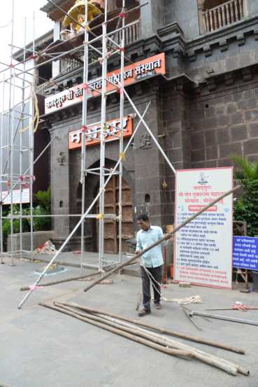 त्या निमित्ताने मंदिरात आणि देहू परिसरात जय्यत तयारी सुरू आहे.