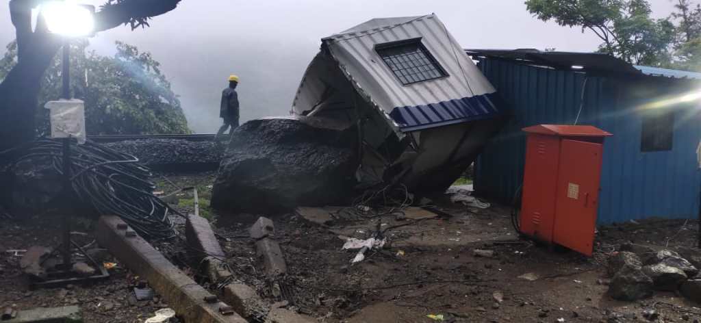 land slide near monkey hill cabin, no effect on railway services