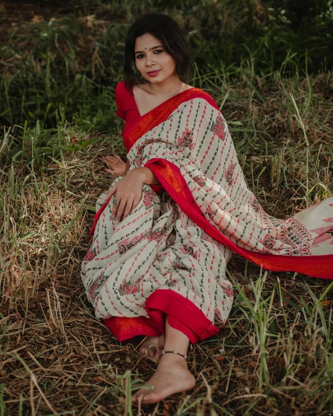 Bhagyashree Milind White Saree Photoshoot