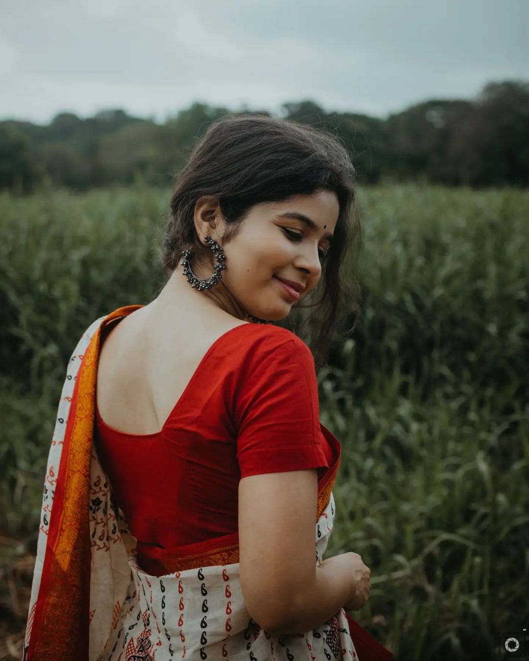 Bhagyashree Milind White Saree Photoshoot